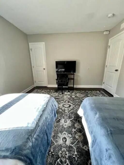 Gated 2br I 5 Min Uptown * Charlotte