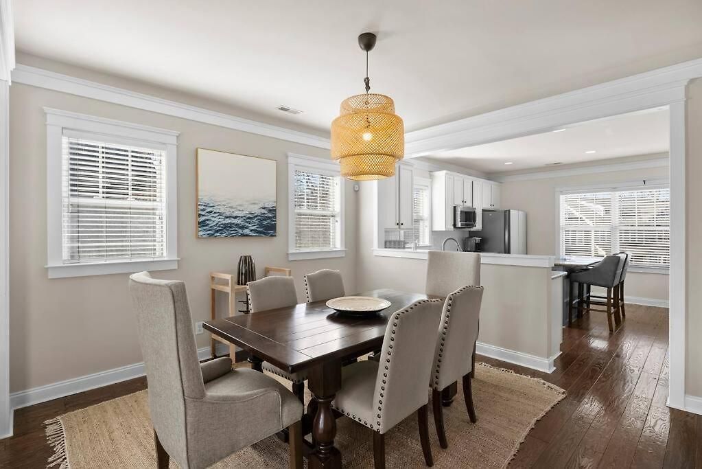 3br/3.5bath Uptown Aloft House. *