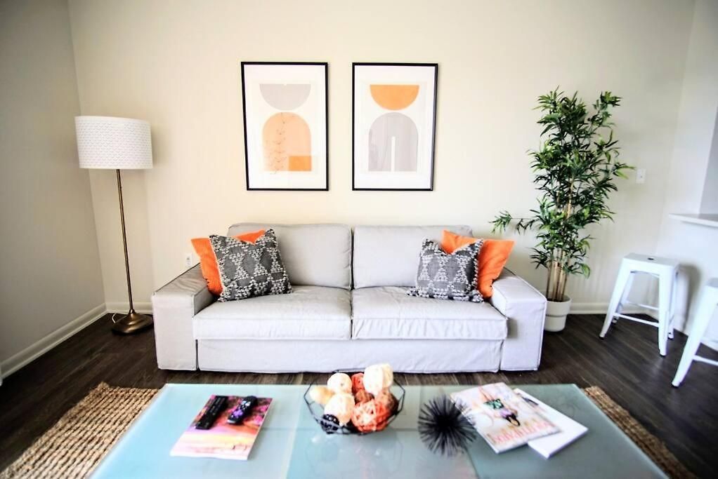 League Flats Uptown At West Trade Street Apartment
