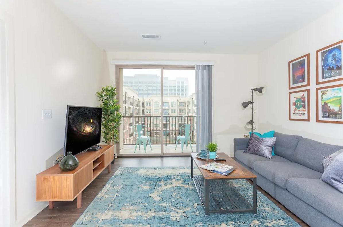 League Flats Uptown At West Trade Street Apartment