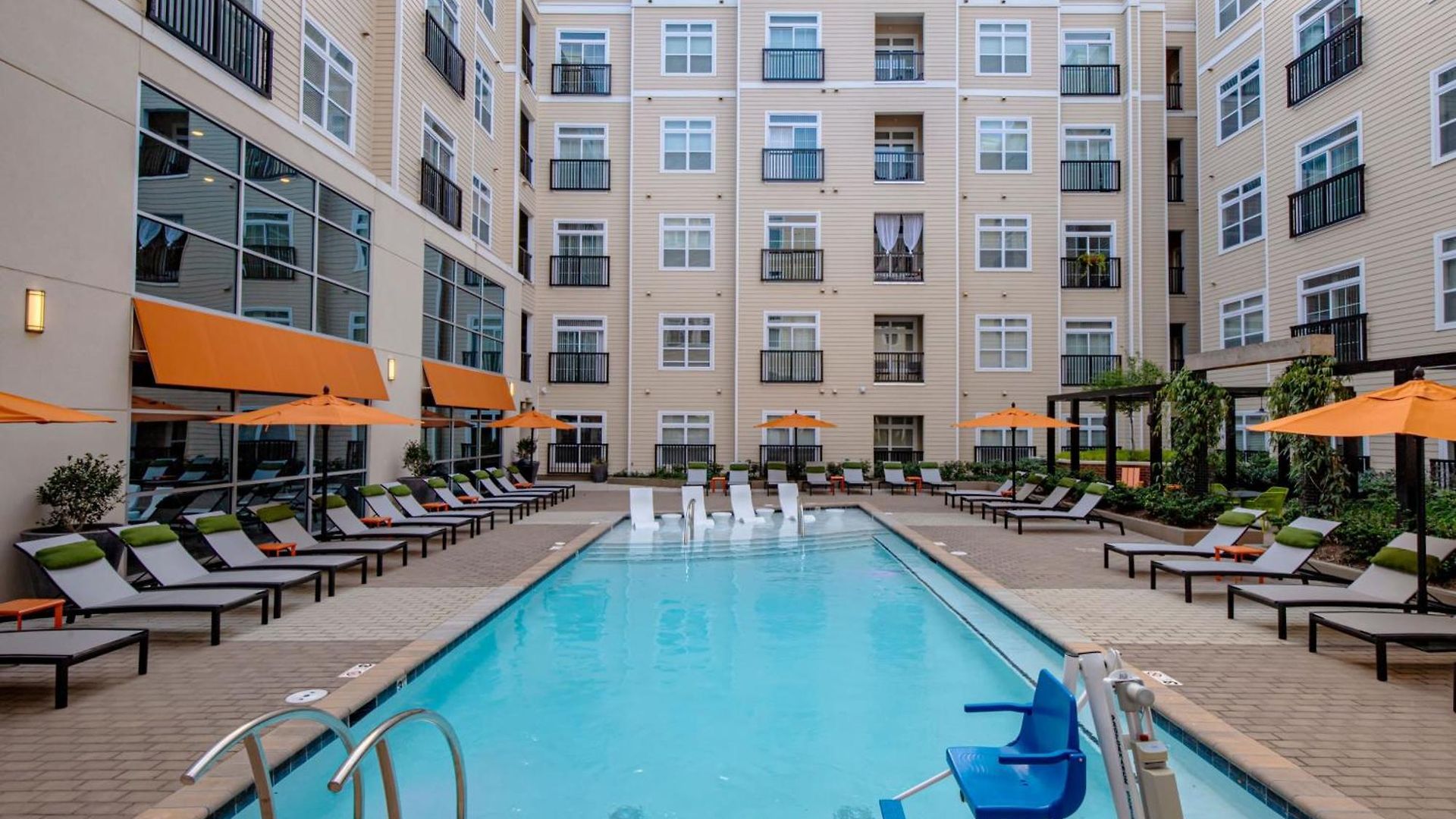 Apartment Spacious Luxury 2 Bedroom-2 Bath In Uptown With Balcony -80