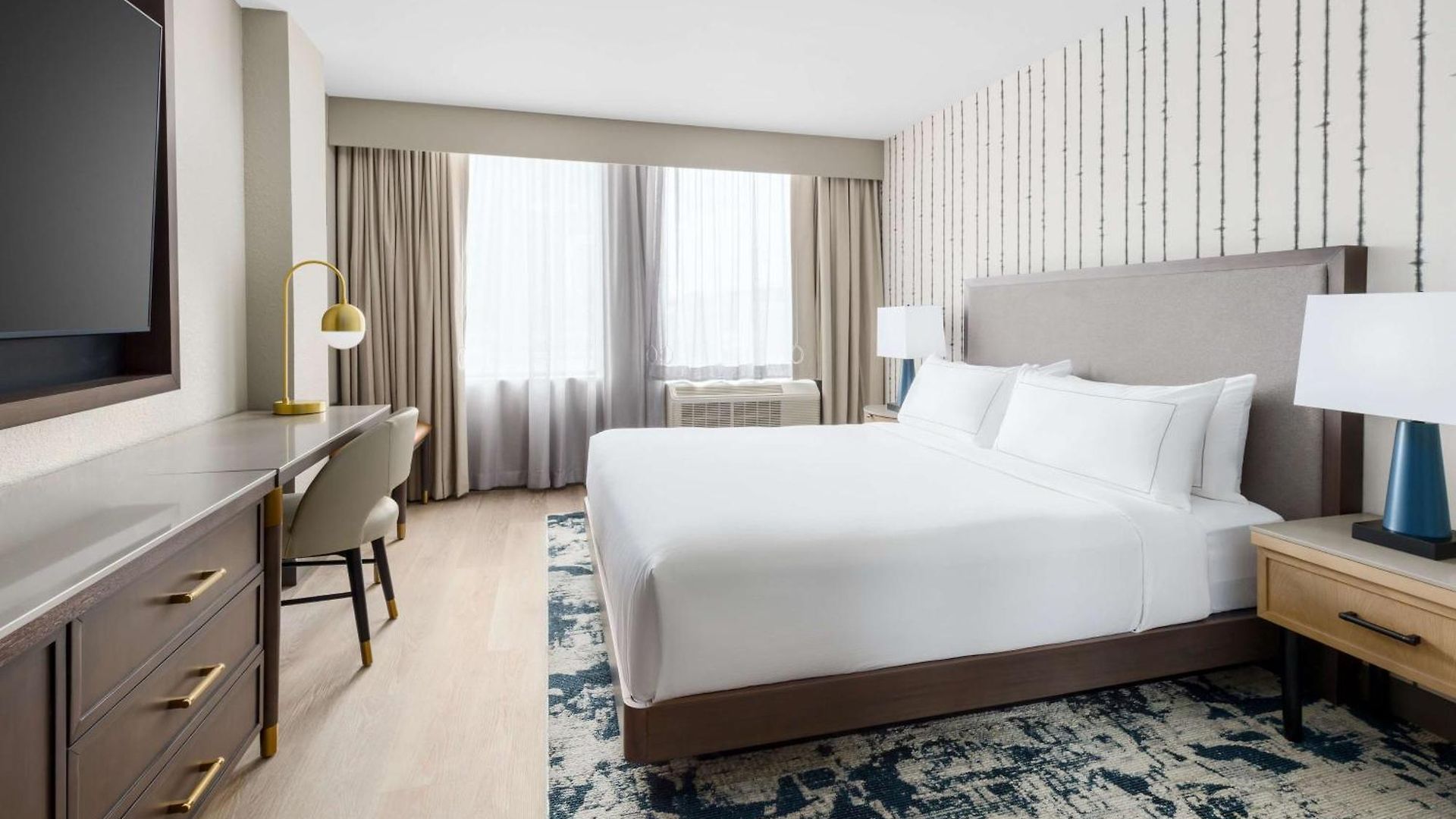 Doubletree By Hilton Center