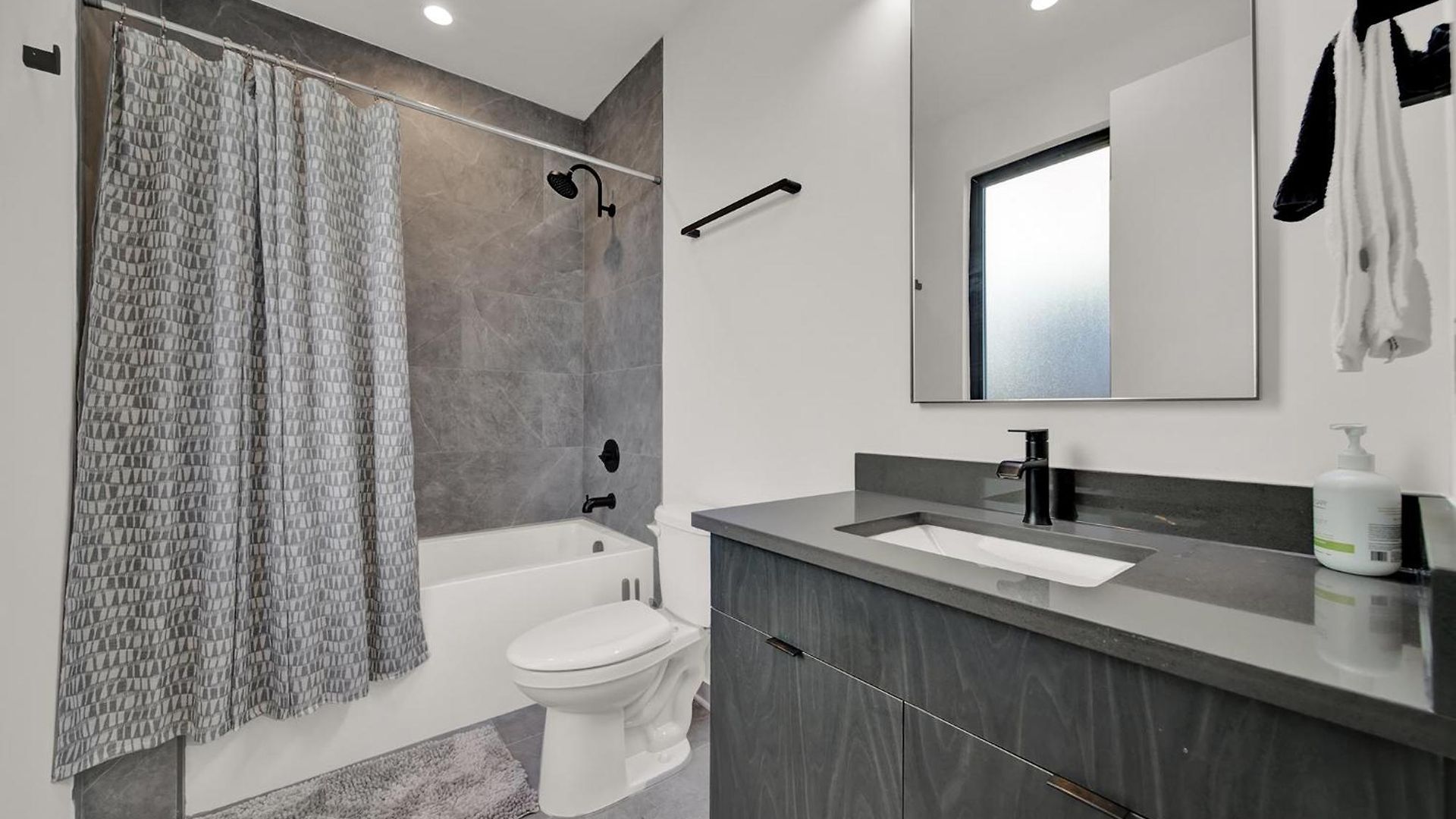 406 Katonah Amazing Location Rooftop Patio Views And A Gym Holiday home Charlotte