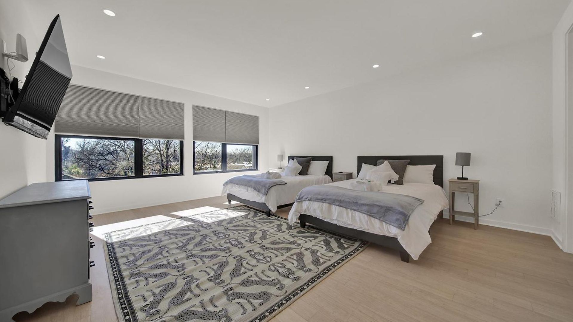 406 Katonah Amazing Location Rooftop Patio Views And A Gym