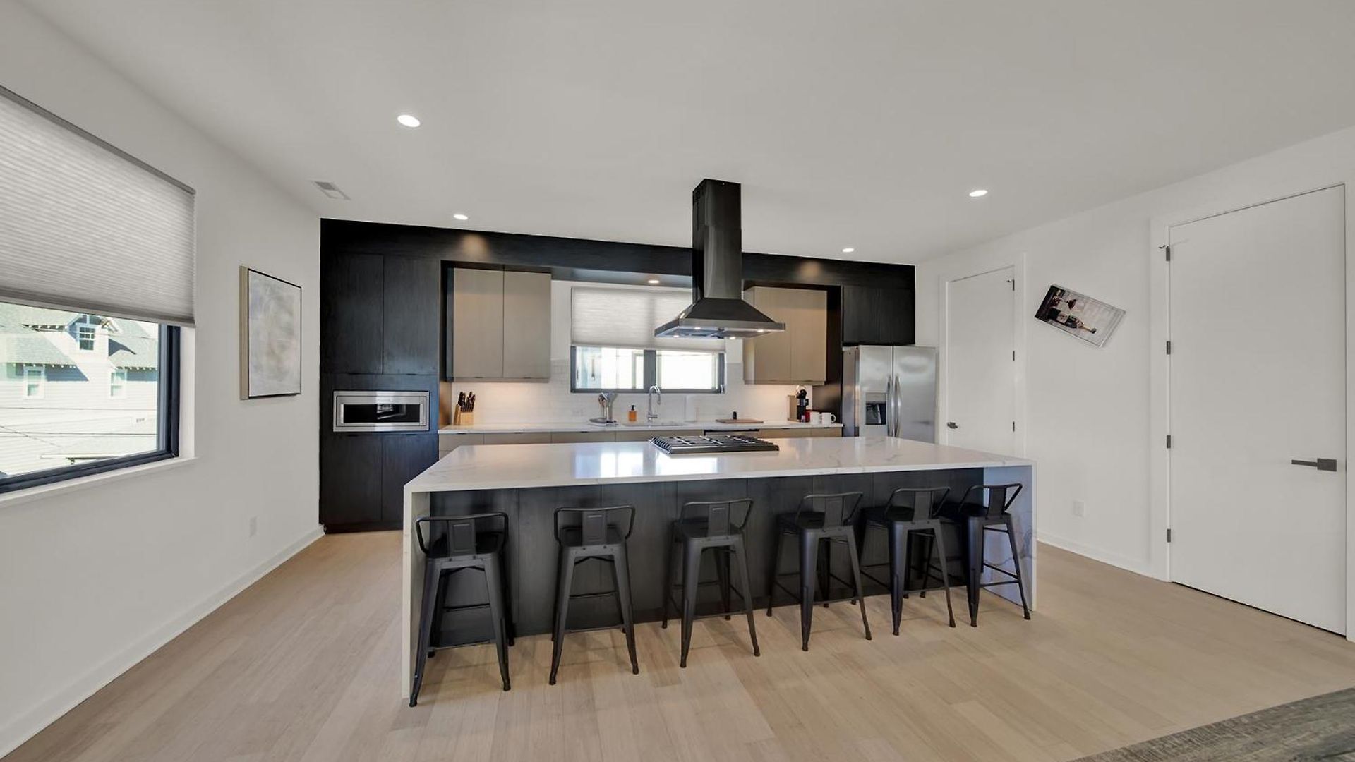 406 Katonah Amazing Location Rooftop Patio Views And A Gym *