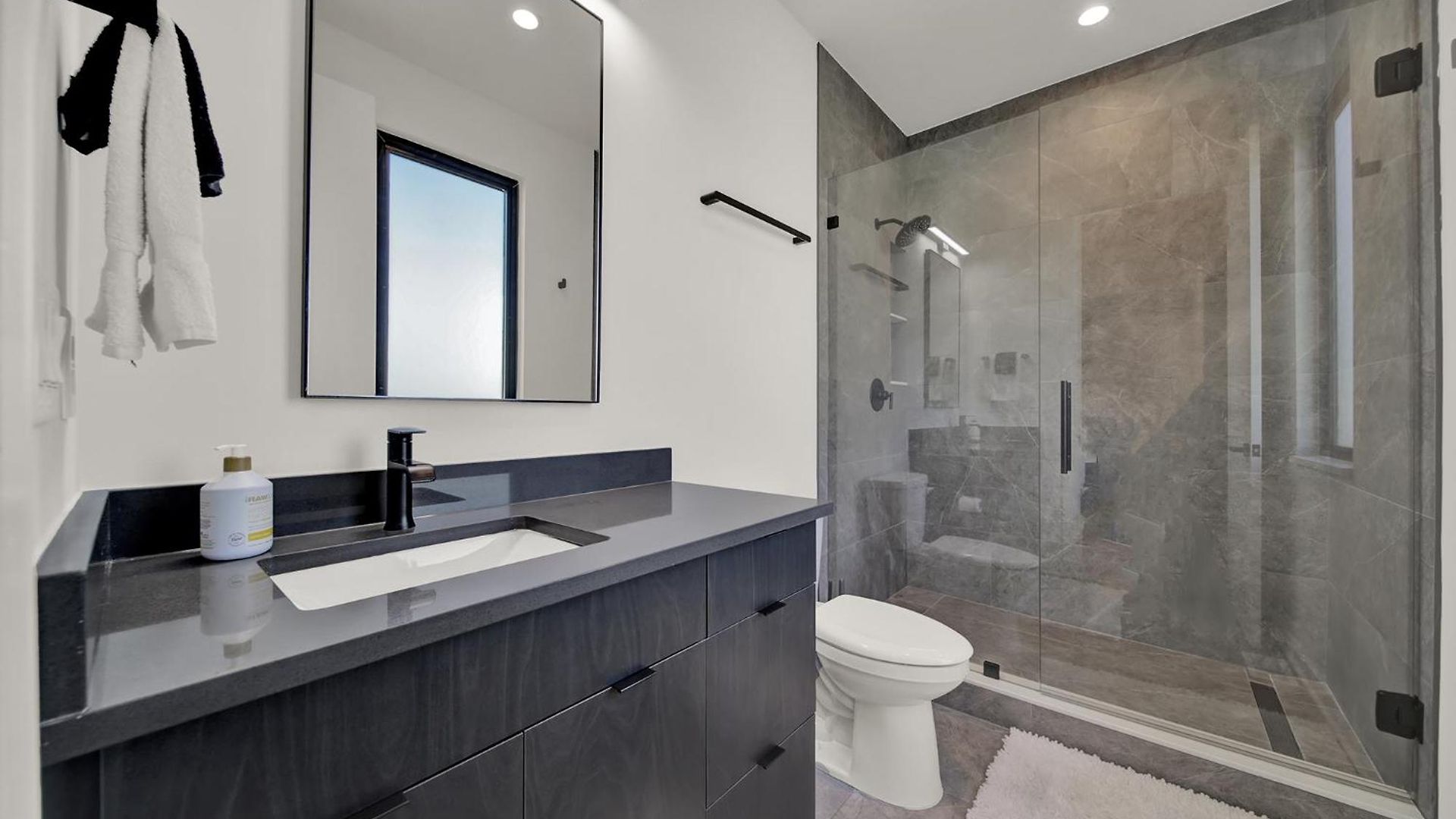 406 Katonah Amazing Location Rooftop Patio Views And A Gym Holiday home *