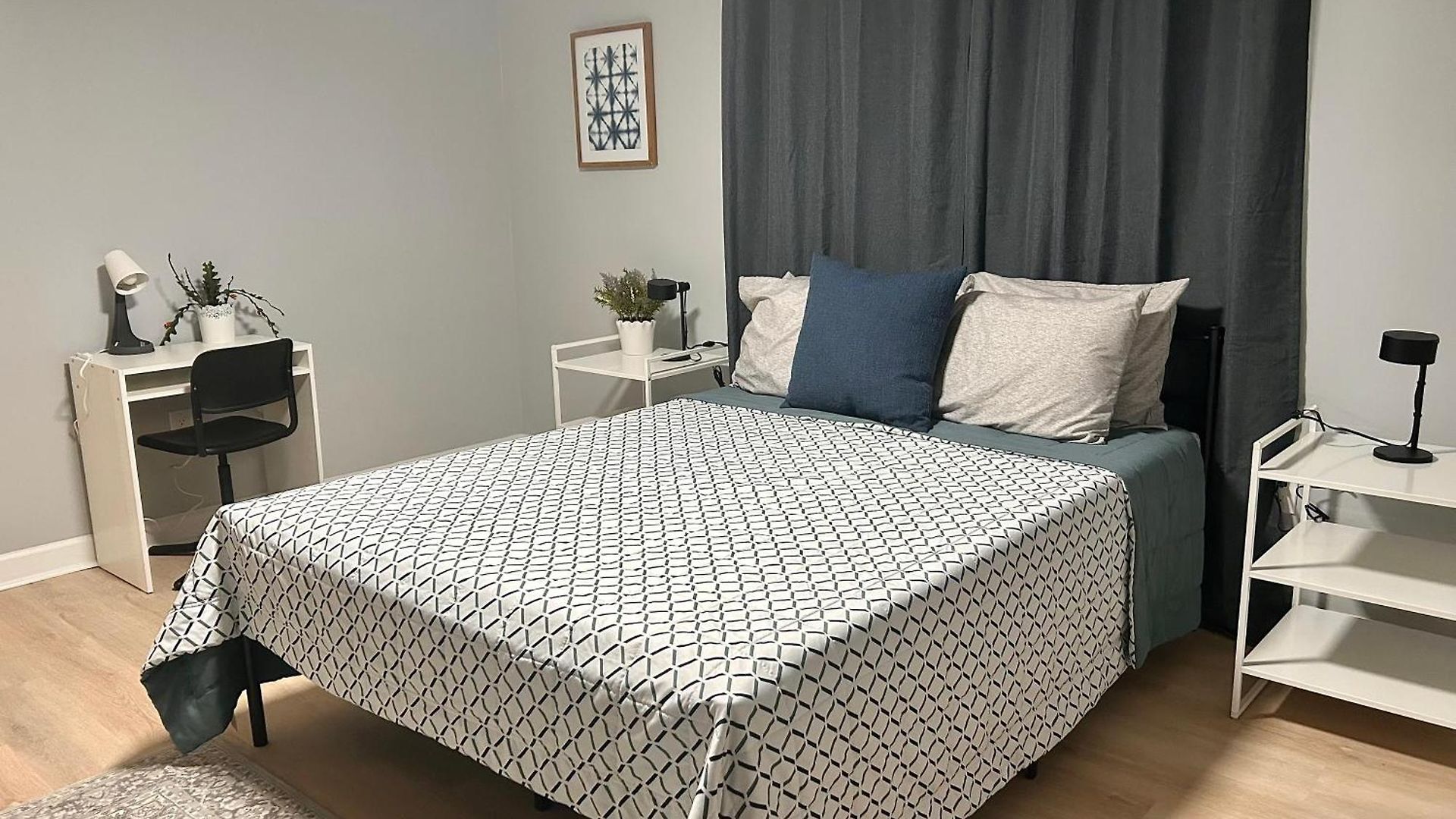 Comfy Spacious Lower Lvl Near Uptown, Noda & Unc