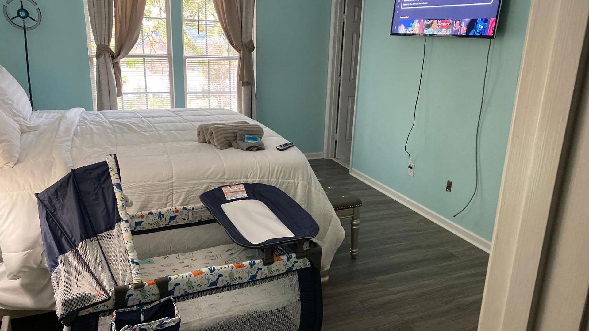 Apartment 20min To International Airport! 10min To Pnc Music! Wifi *