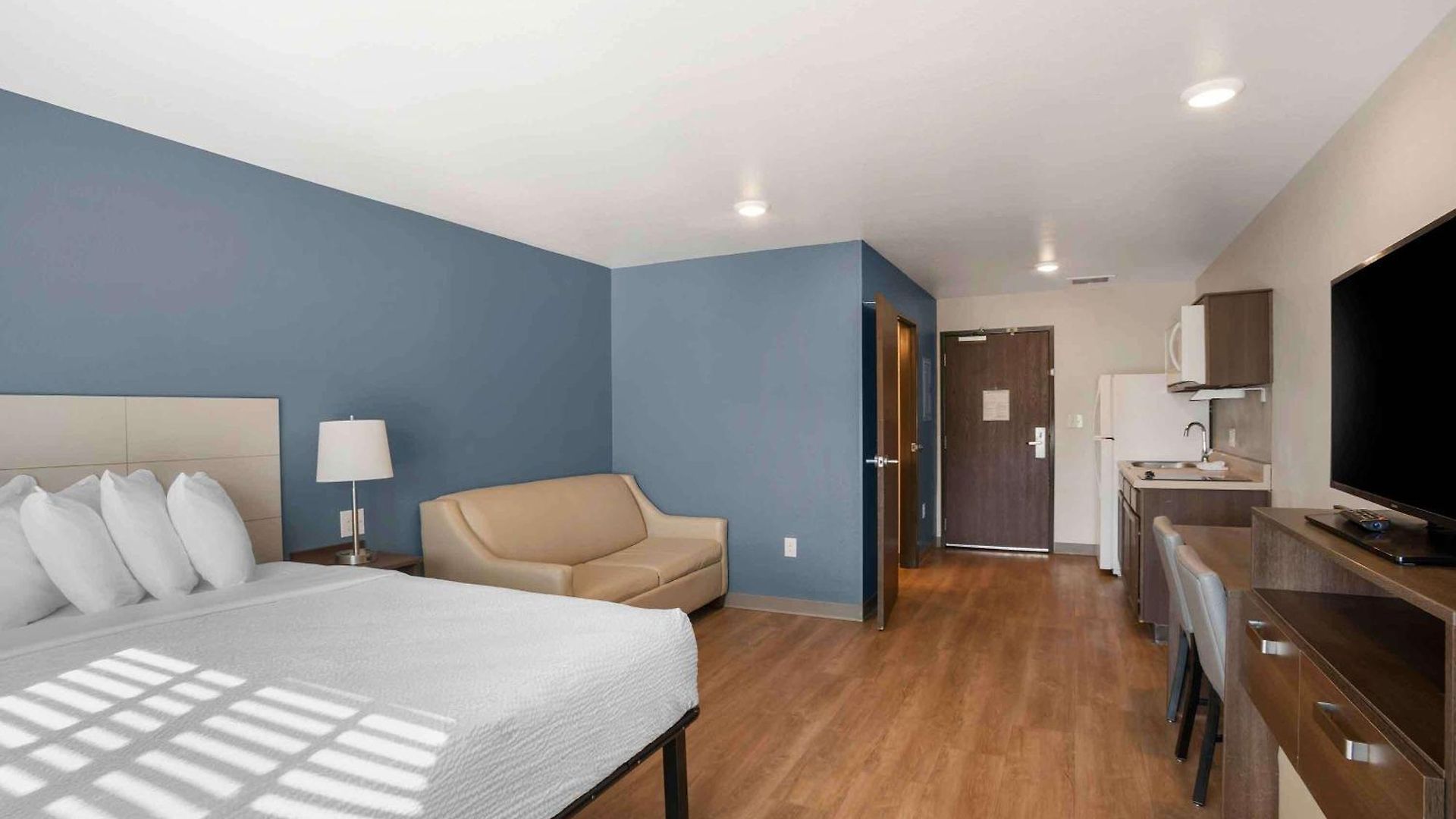 Extended America Select - - Northlake Charlotte