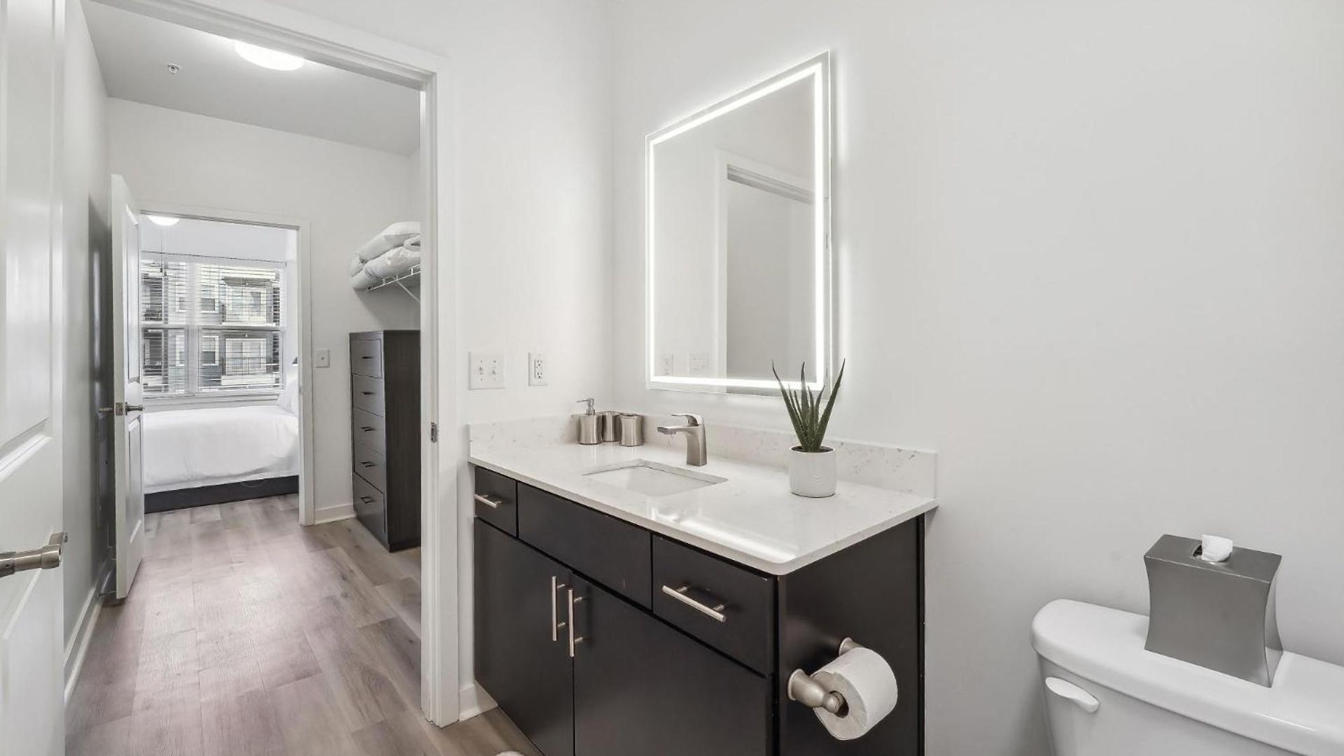 Premium And At Midtown 205 In Apartment