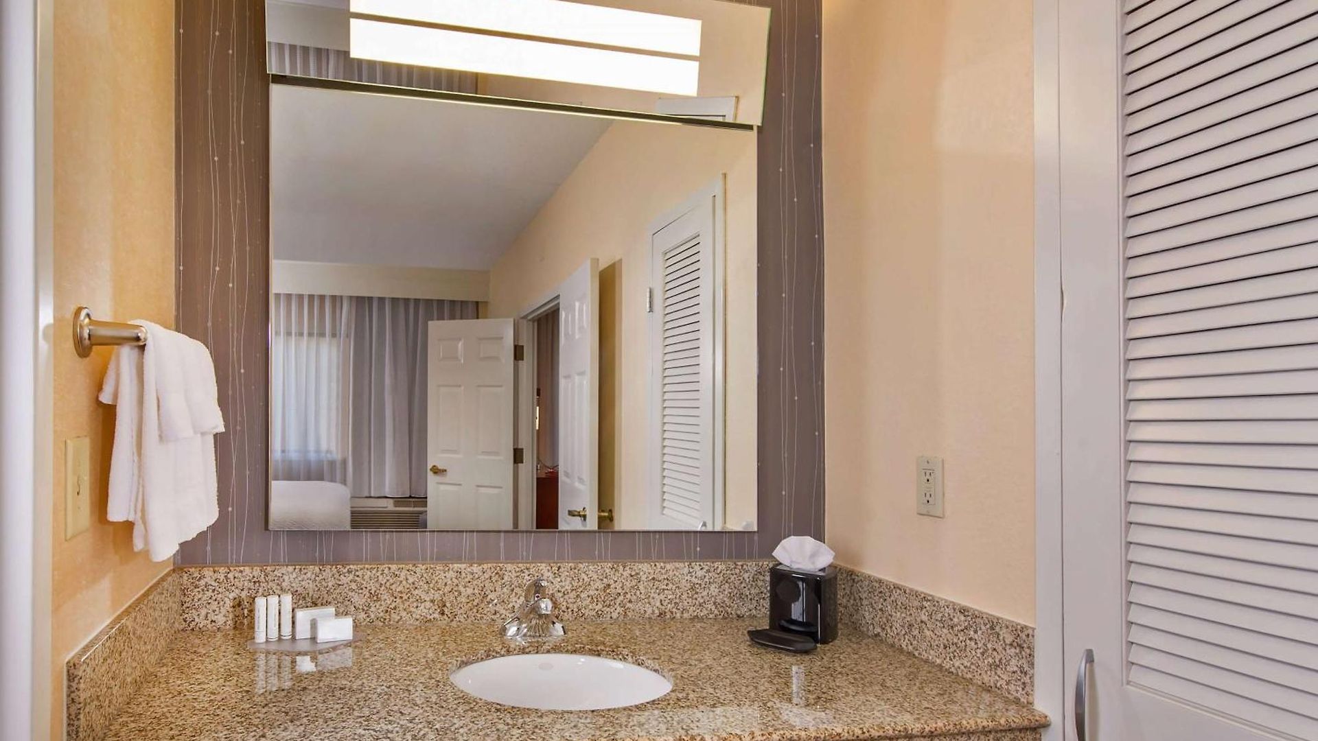 Sonesta Select Research Park Hotel