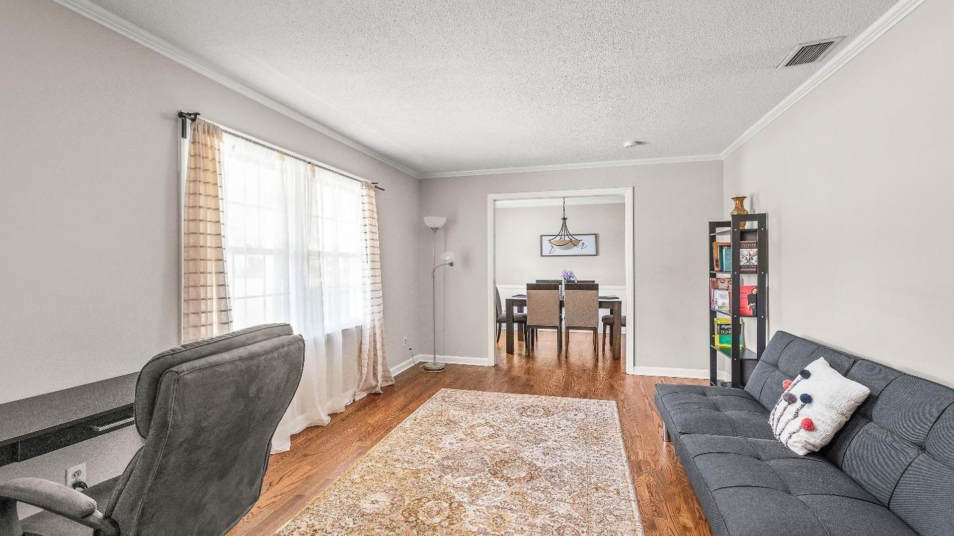 Charming, Cozy Close To Uptown, Airport & Whitewater Center Holiday home