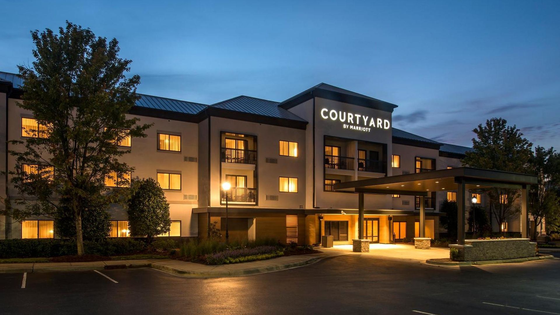 Courtyard By Marriott Ballantyne Hotel