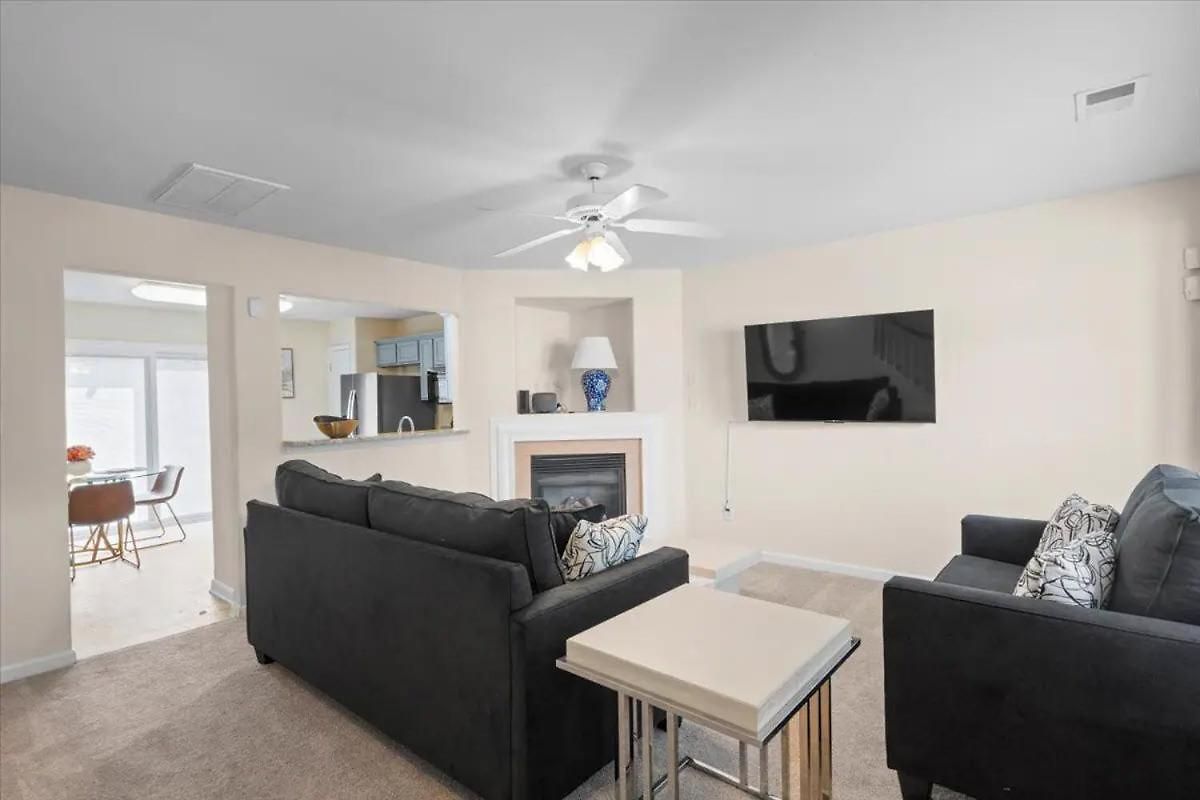 Holiday home Exquisite E House Charlotte