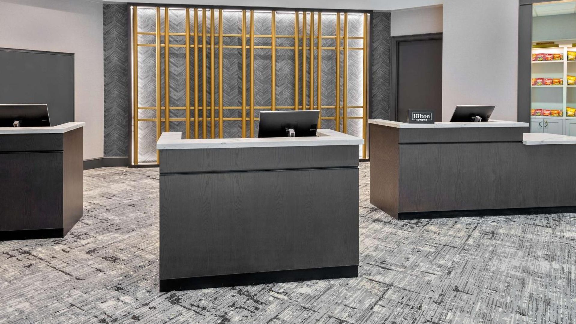 Hilton Airport Hotel 4*