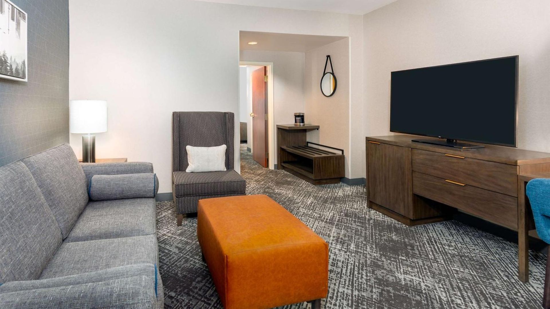Hilton Airport Hotel 4*