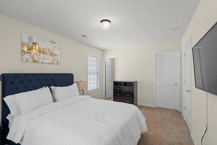 Exquisite E House * Charlotte