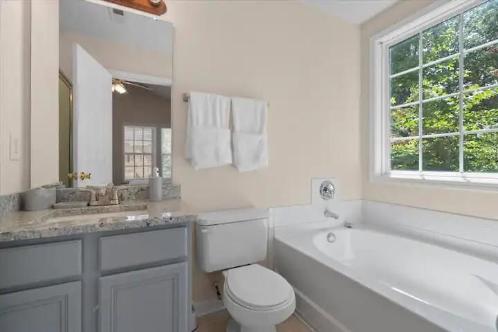 Exquisite E House * Charlotte
