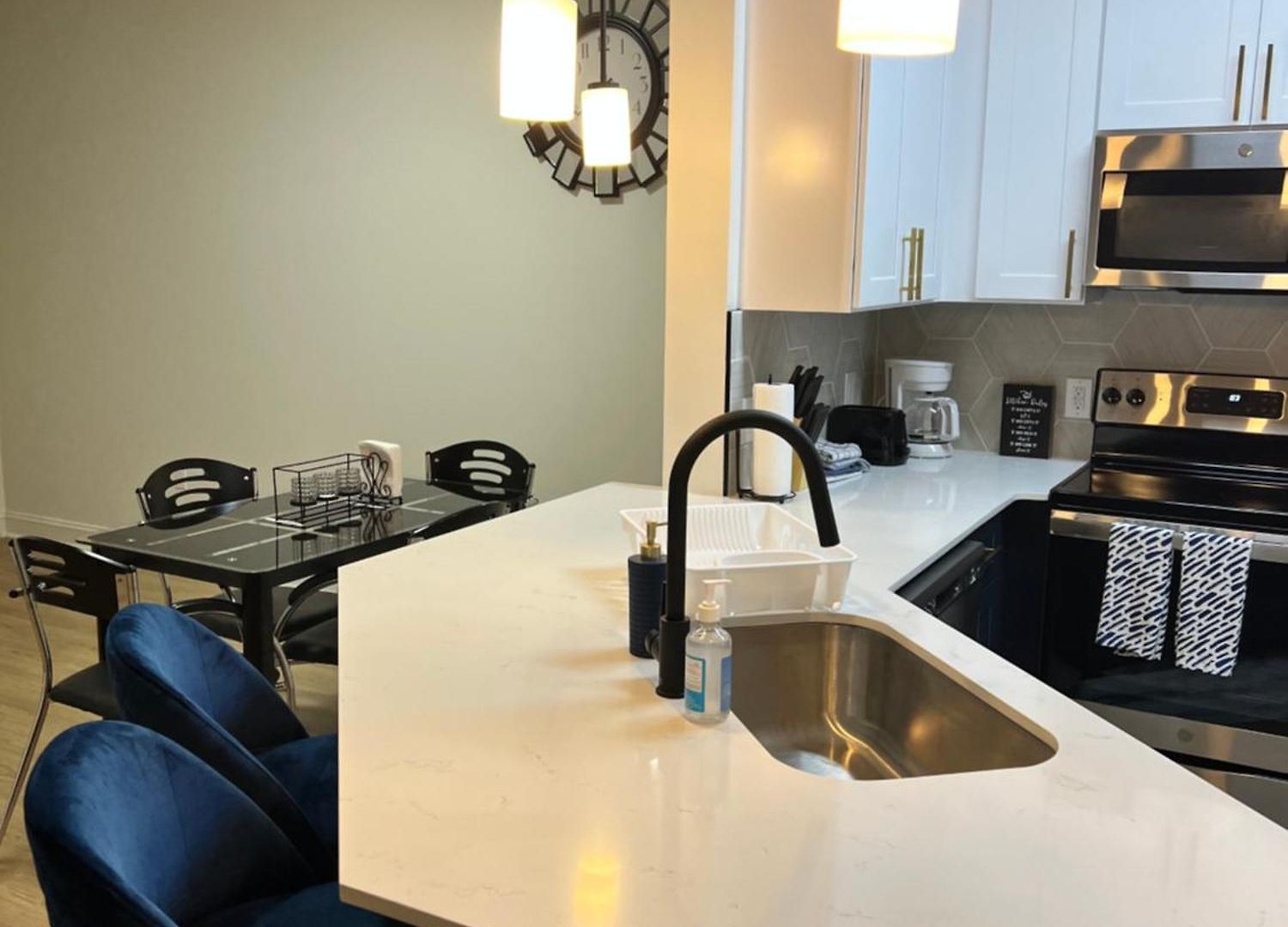 South Charlotte's Cozy & Modern * Charlotte