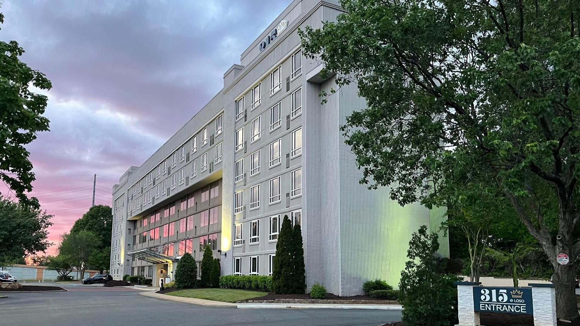 315 Loso Airport Aparthotel