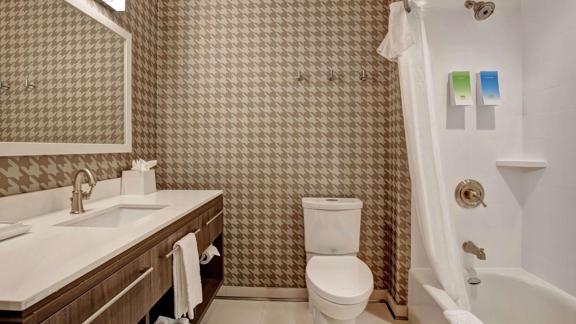 Home2 By Hilton Uptown 3*