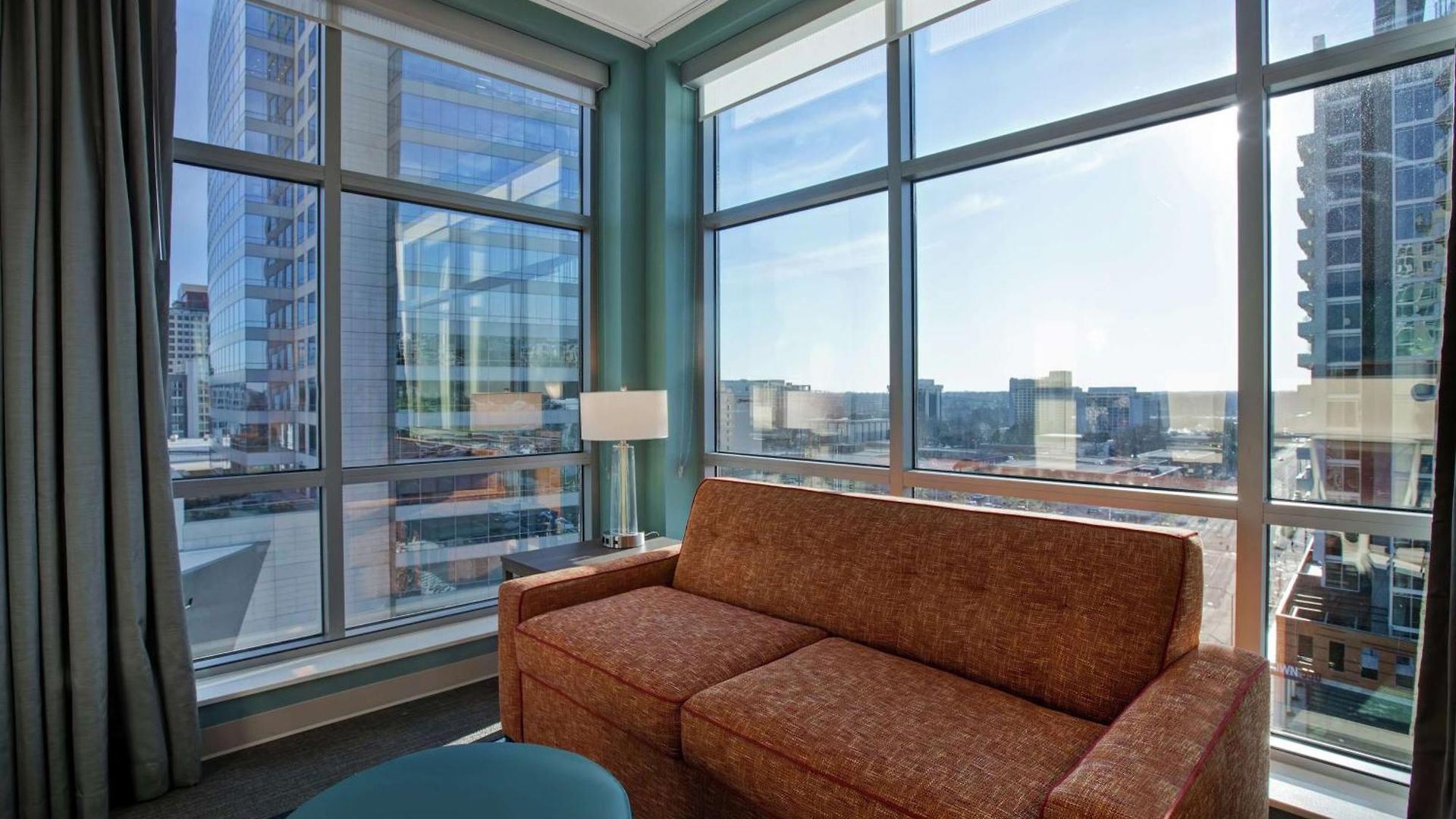 Home2 By Hilton Uptown Hotel 3*
