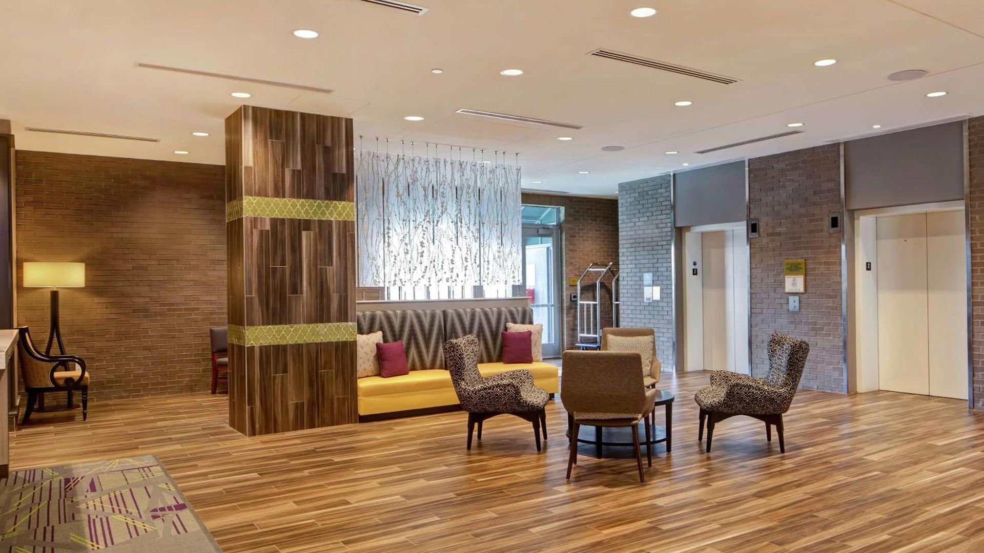 Home2 By Hilton Uptown