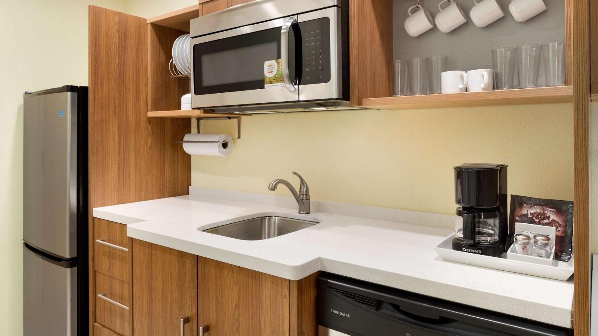 Home2 By Hilton Airport Hotel 3*