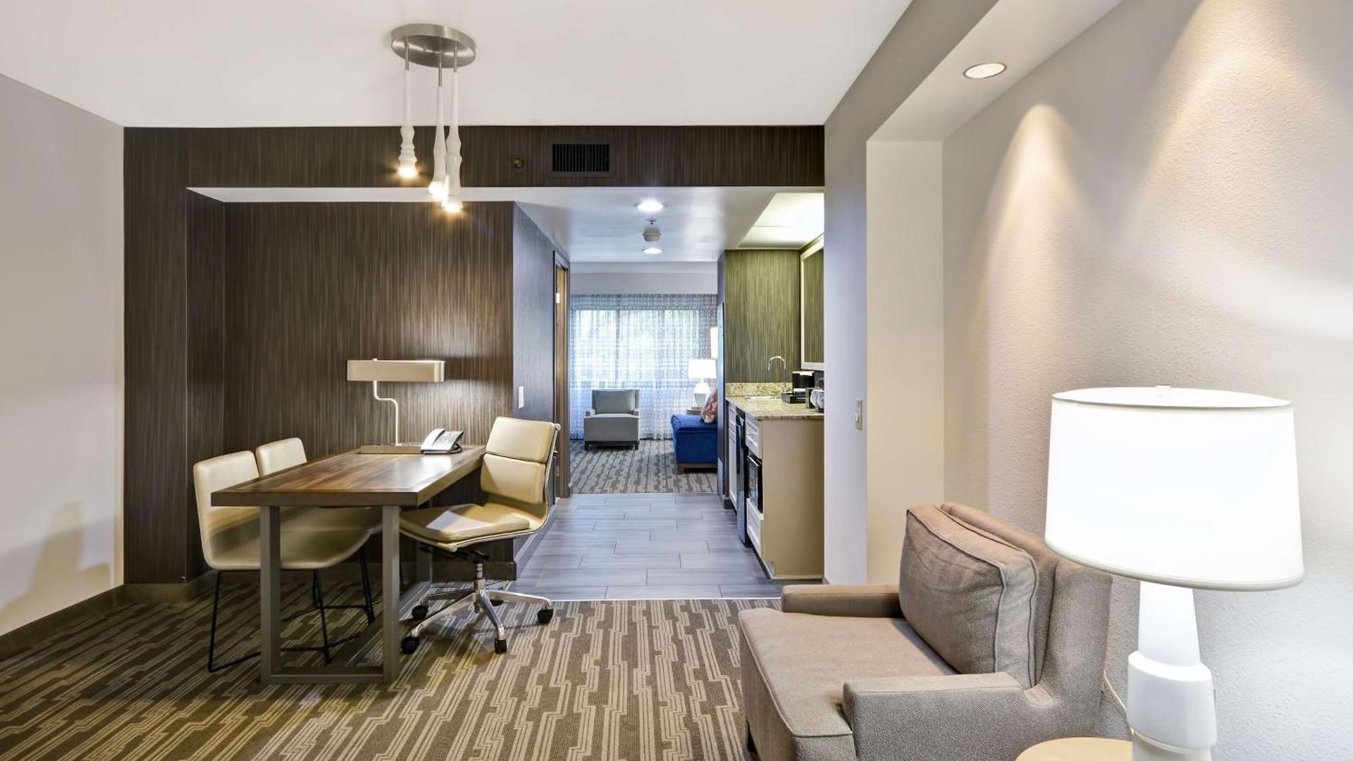 Embassy 3* Charlotte