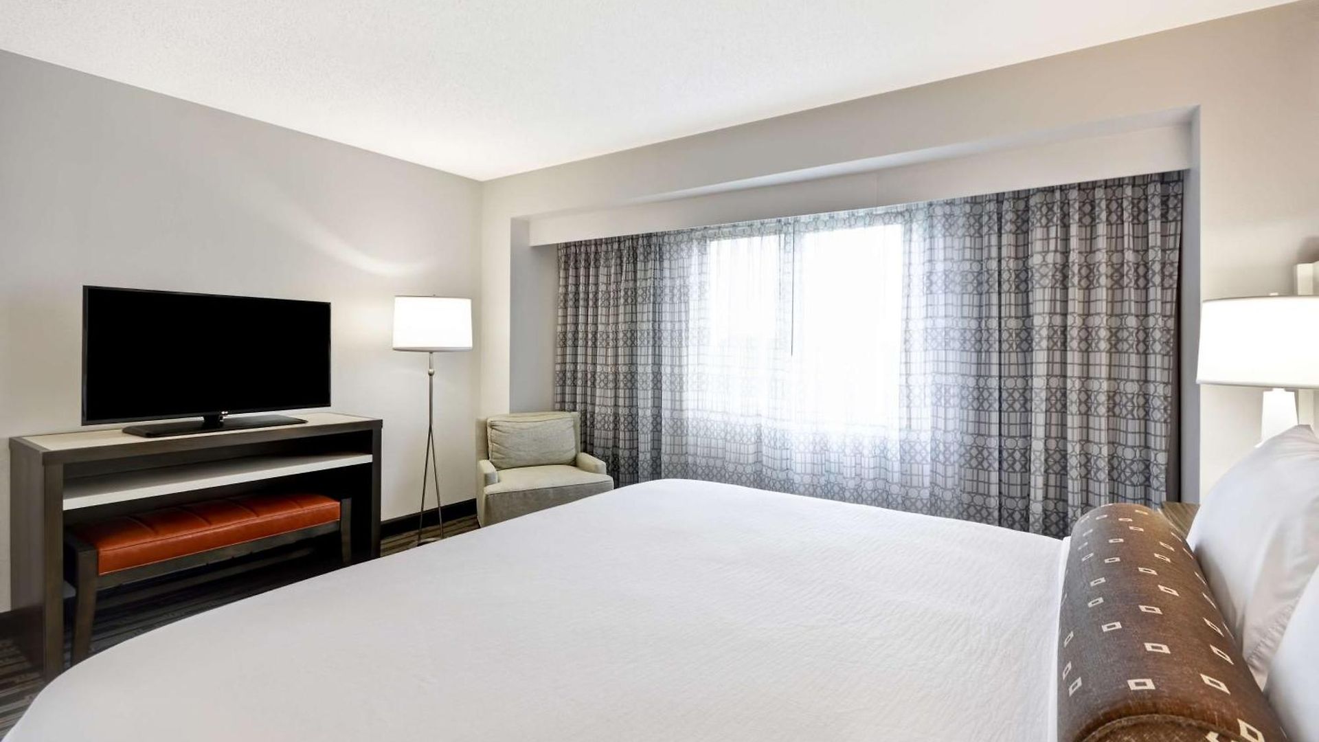 Embassy 3* Charlotte
