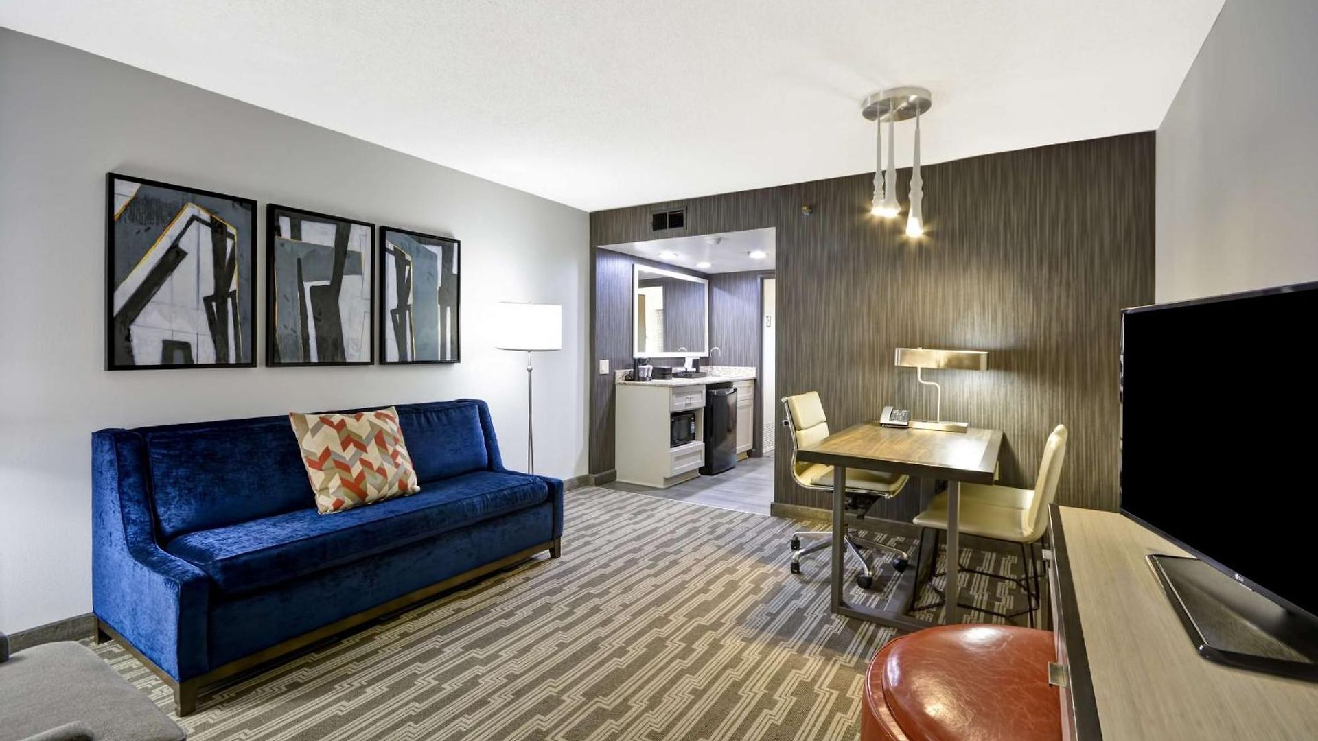 Hotel Embassy