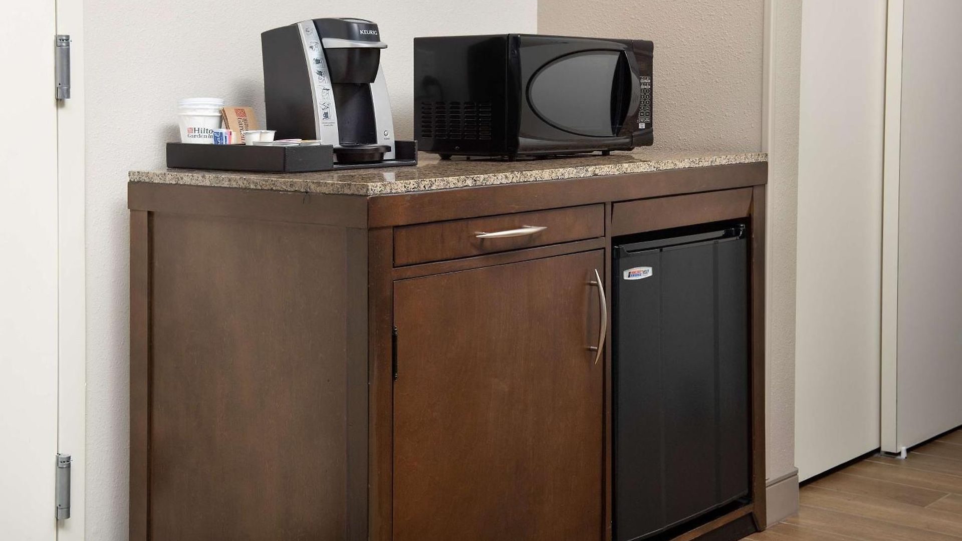 Hilton Garden Airport Hotel 3*