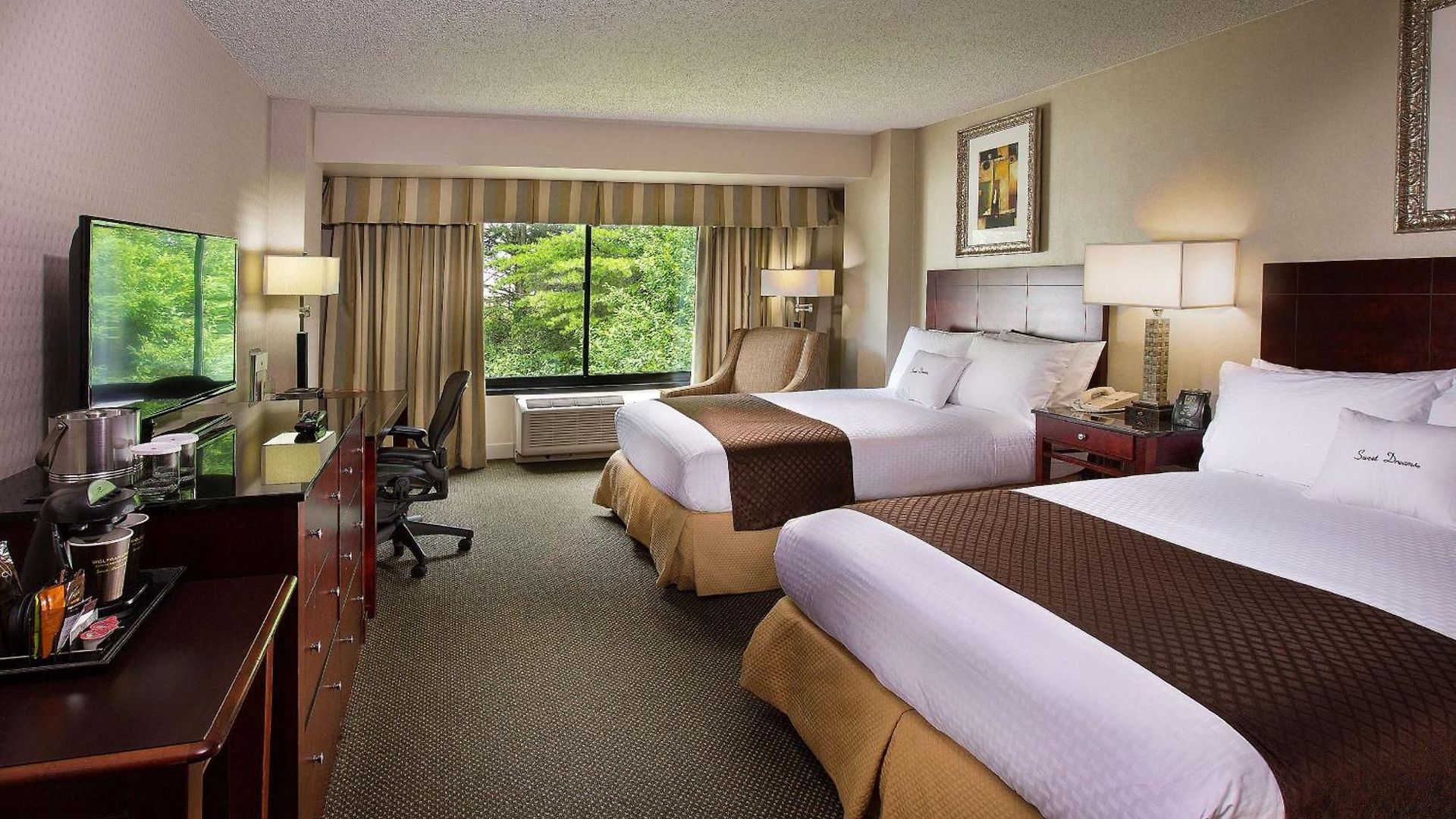 Doubletree By Hilton Airport 4*
