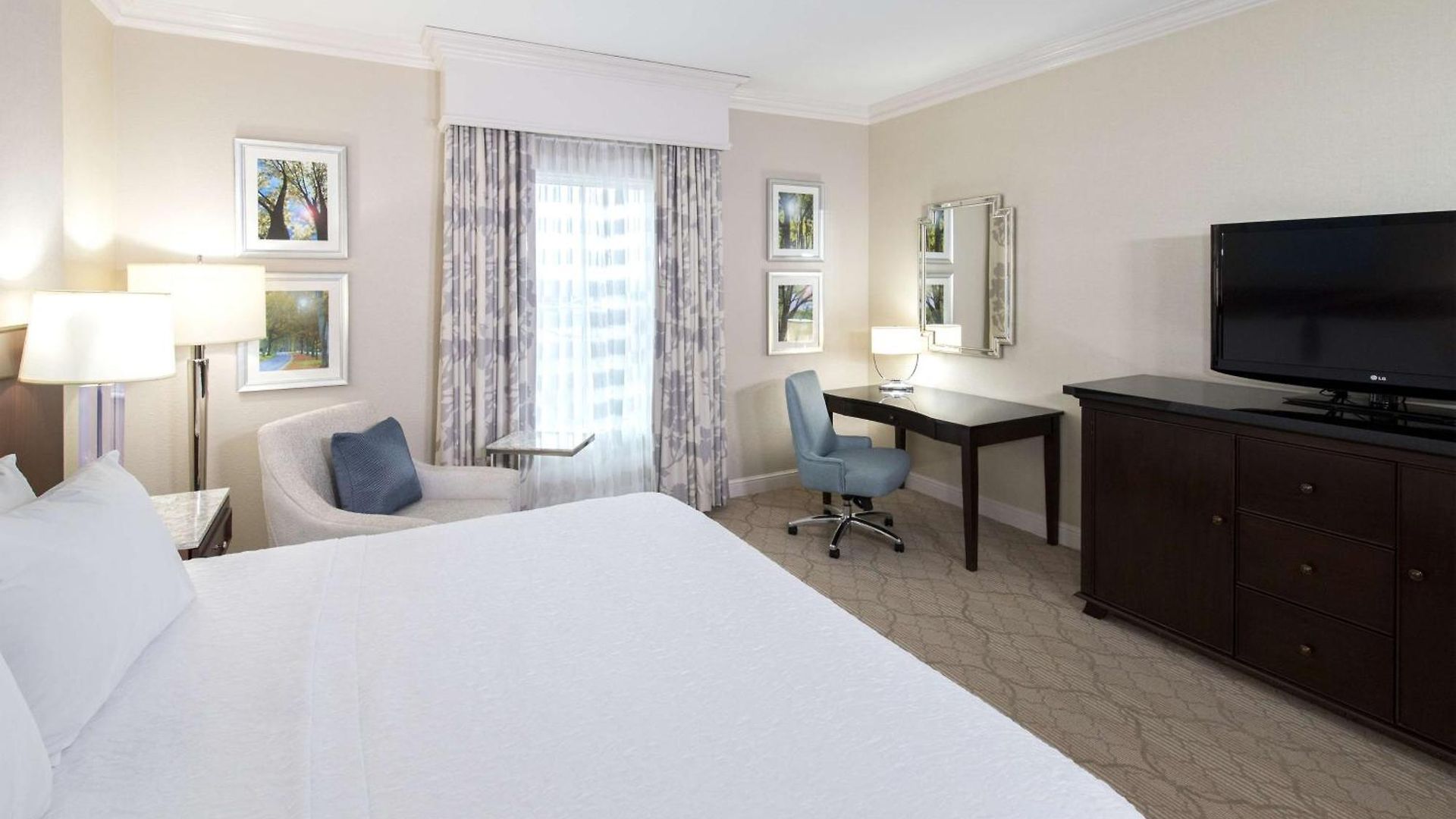 Hampton & South Park At Phillips Place Hotel