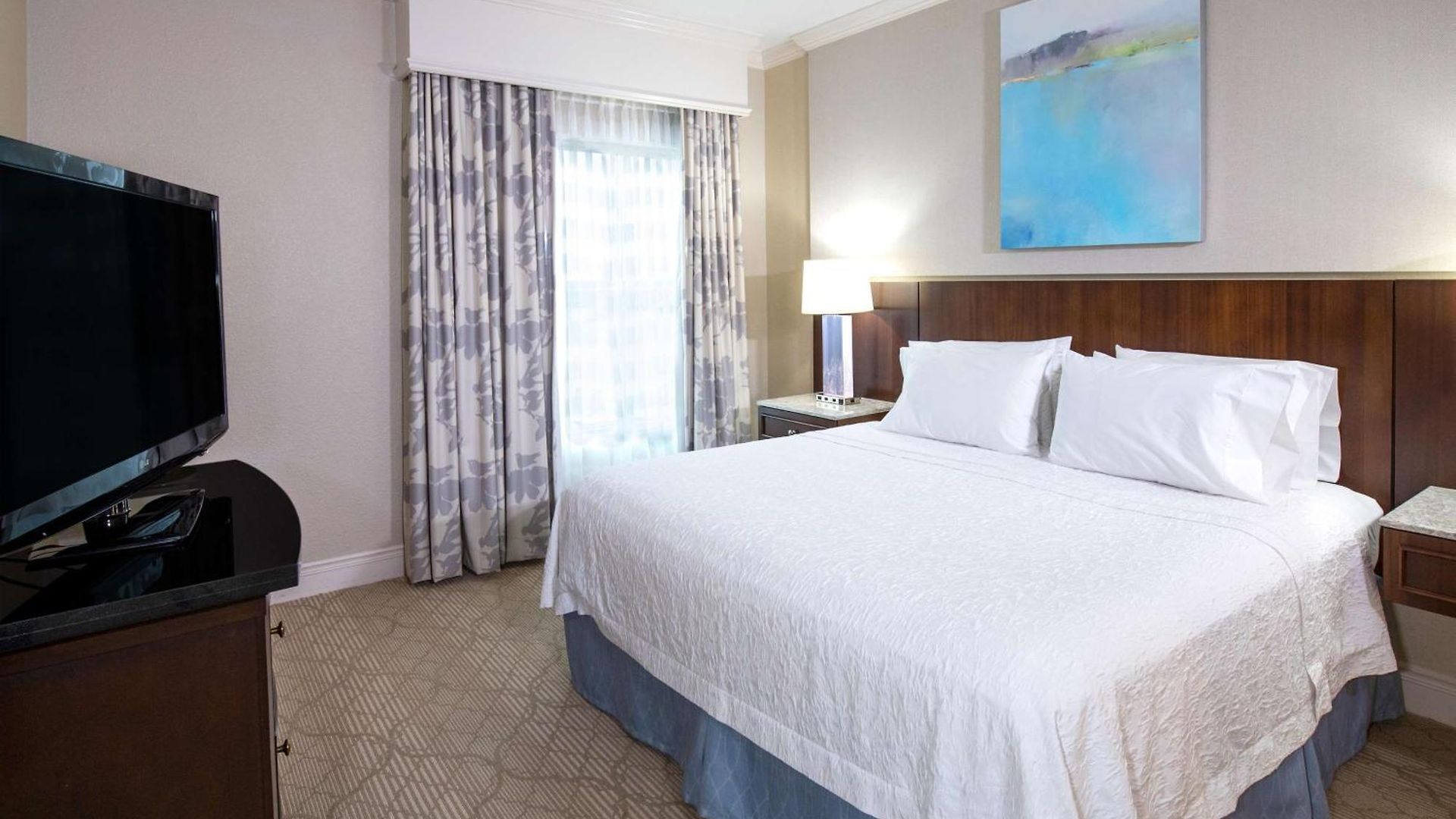 Hampton & South Park At Phillips Place Hotel 3*