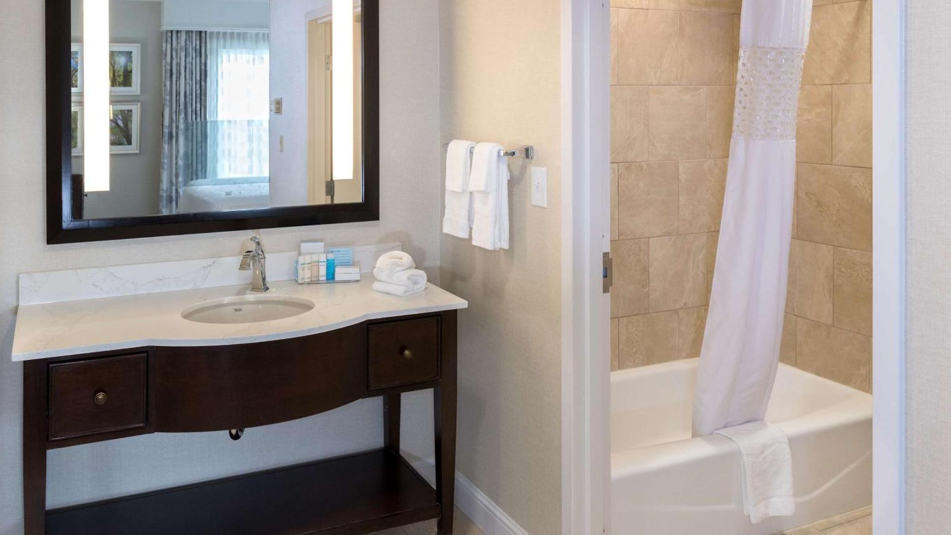 Hotel Hampton & South Park At Phillips Place Charlotte
