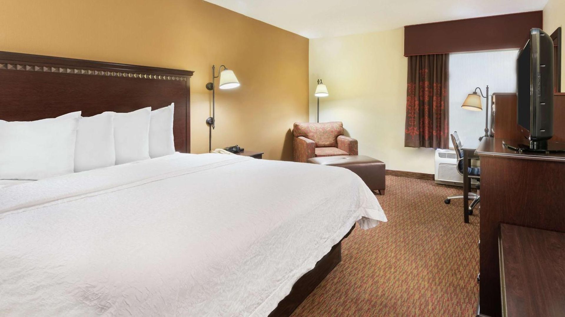 Hampton Place Hotel 3*