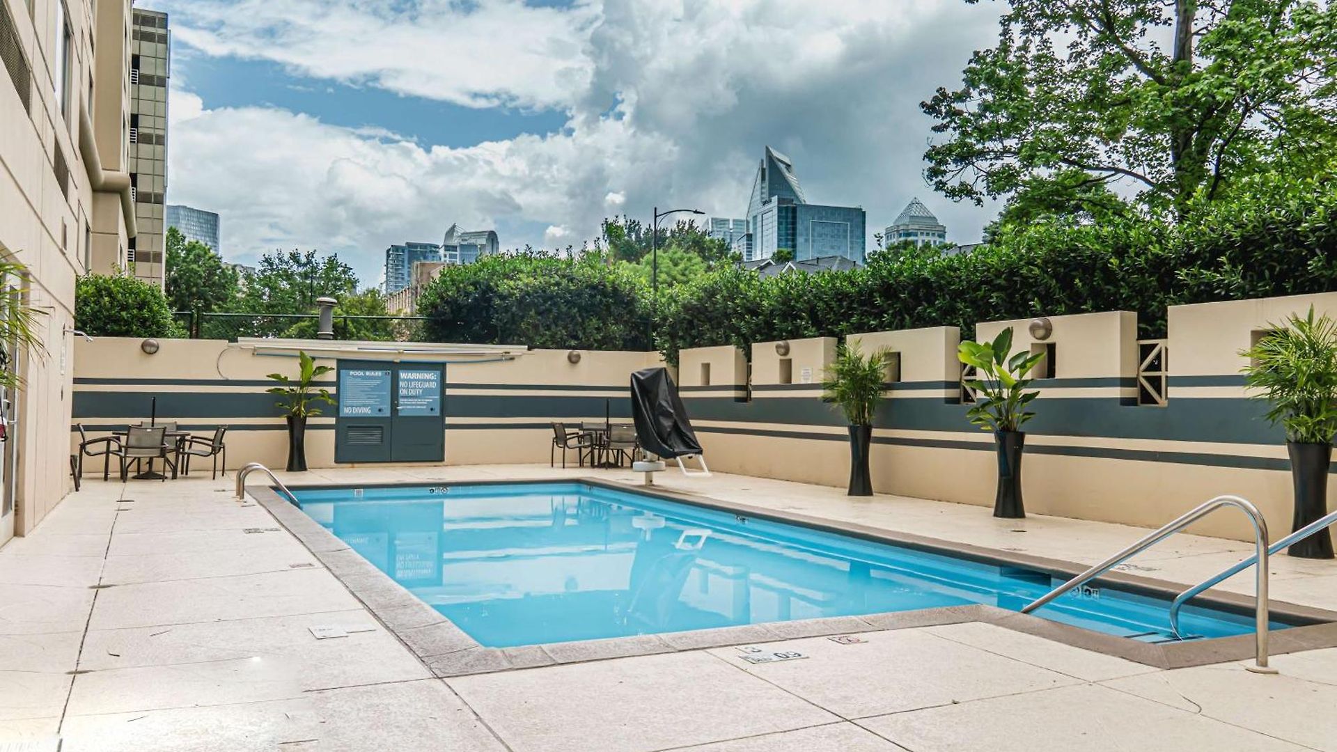 Hotel Doubletree By Hilton Uptown Charlotte
