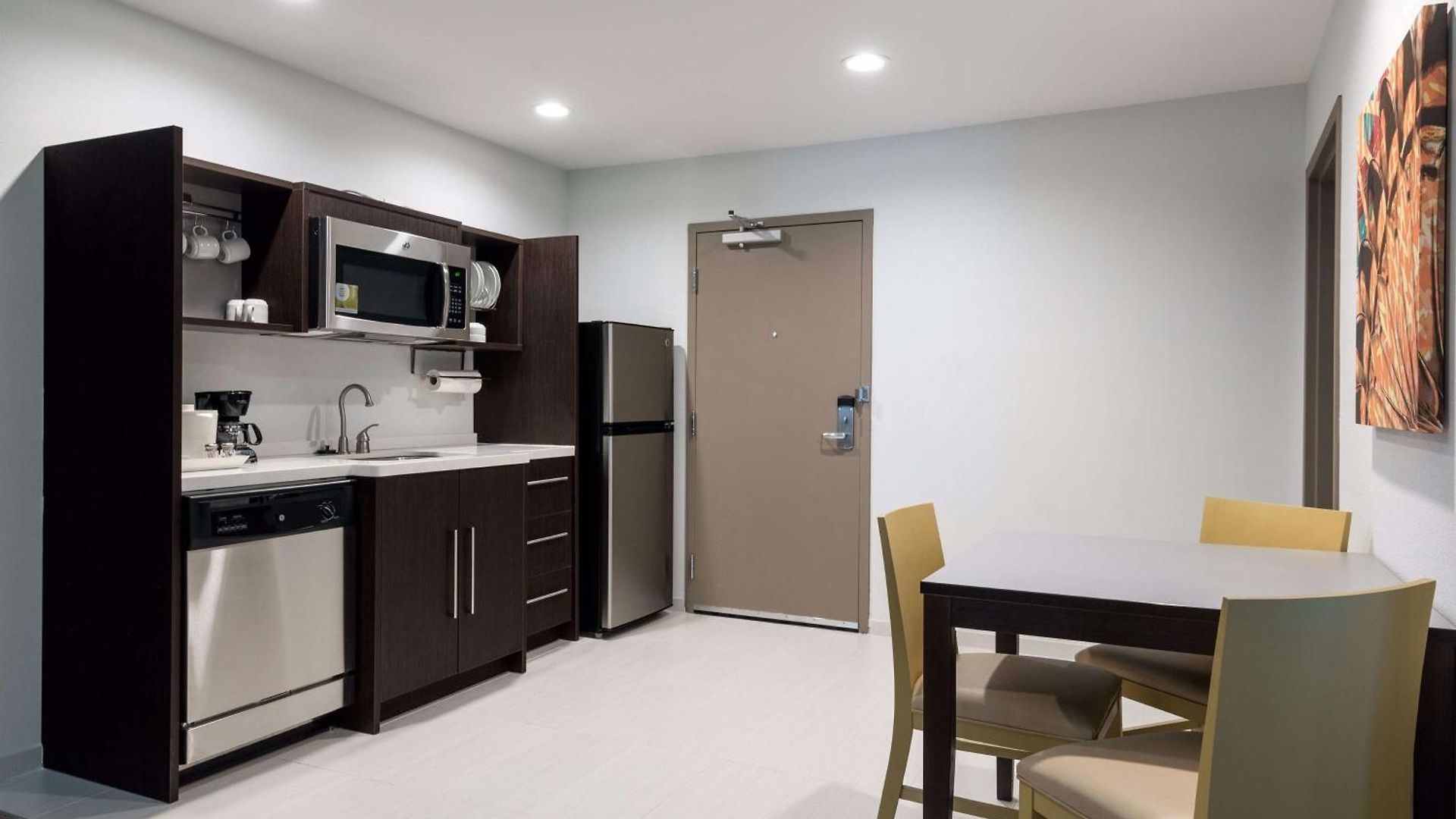 Home2 By Hilton Research Park Hotel 3*