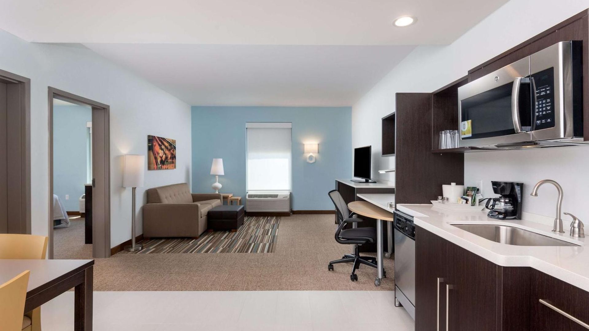 Home2 By Hilton Research Park Hotel 3*