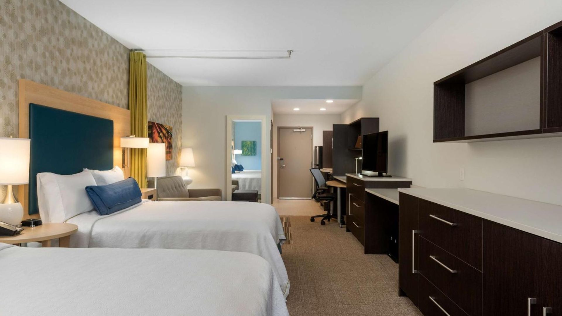 Home2 By Hilton Research Park 3*