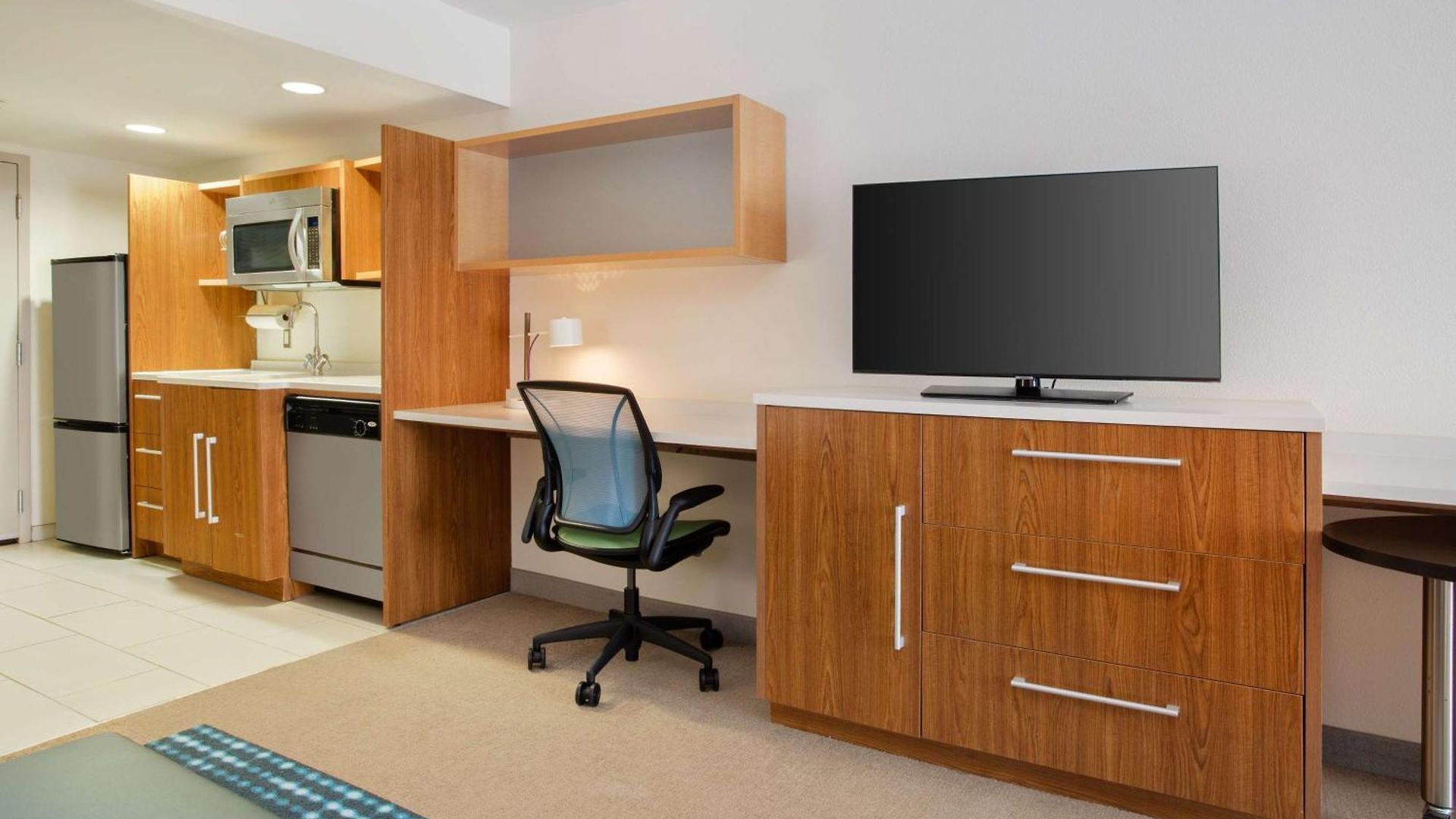 Home2 I-77 South Hotel 3*