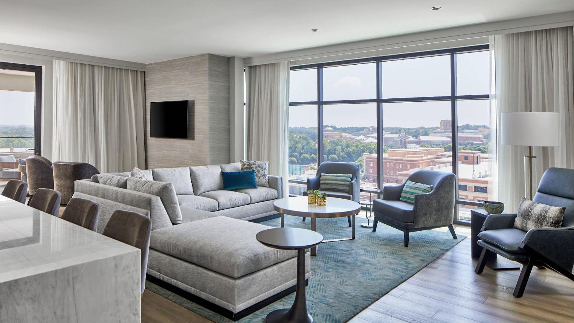 Unc Marriott & Conference Center Hotel 3*