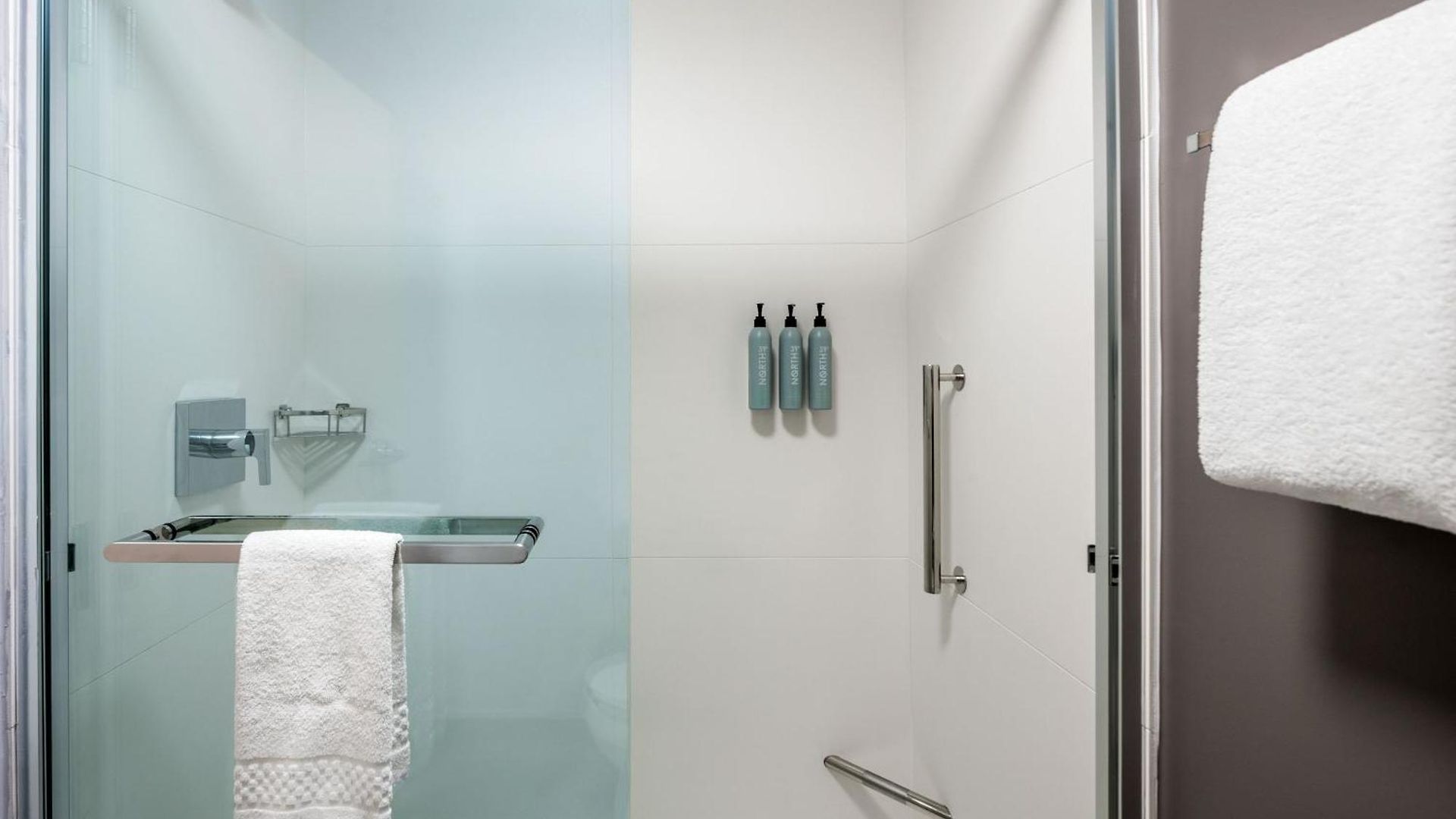 Courtyard By Marriott Ballantyne Hotel