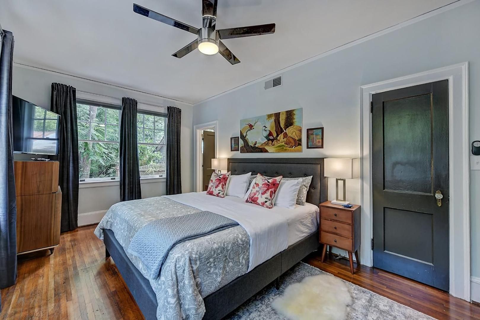 The Collection Clt: Lamar Avenue Apartment