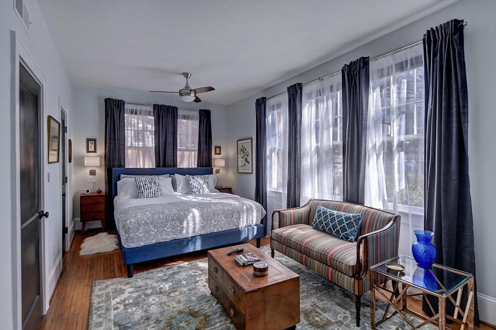 The Collection Clt: Lamar Avenue Apartment *