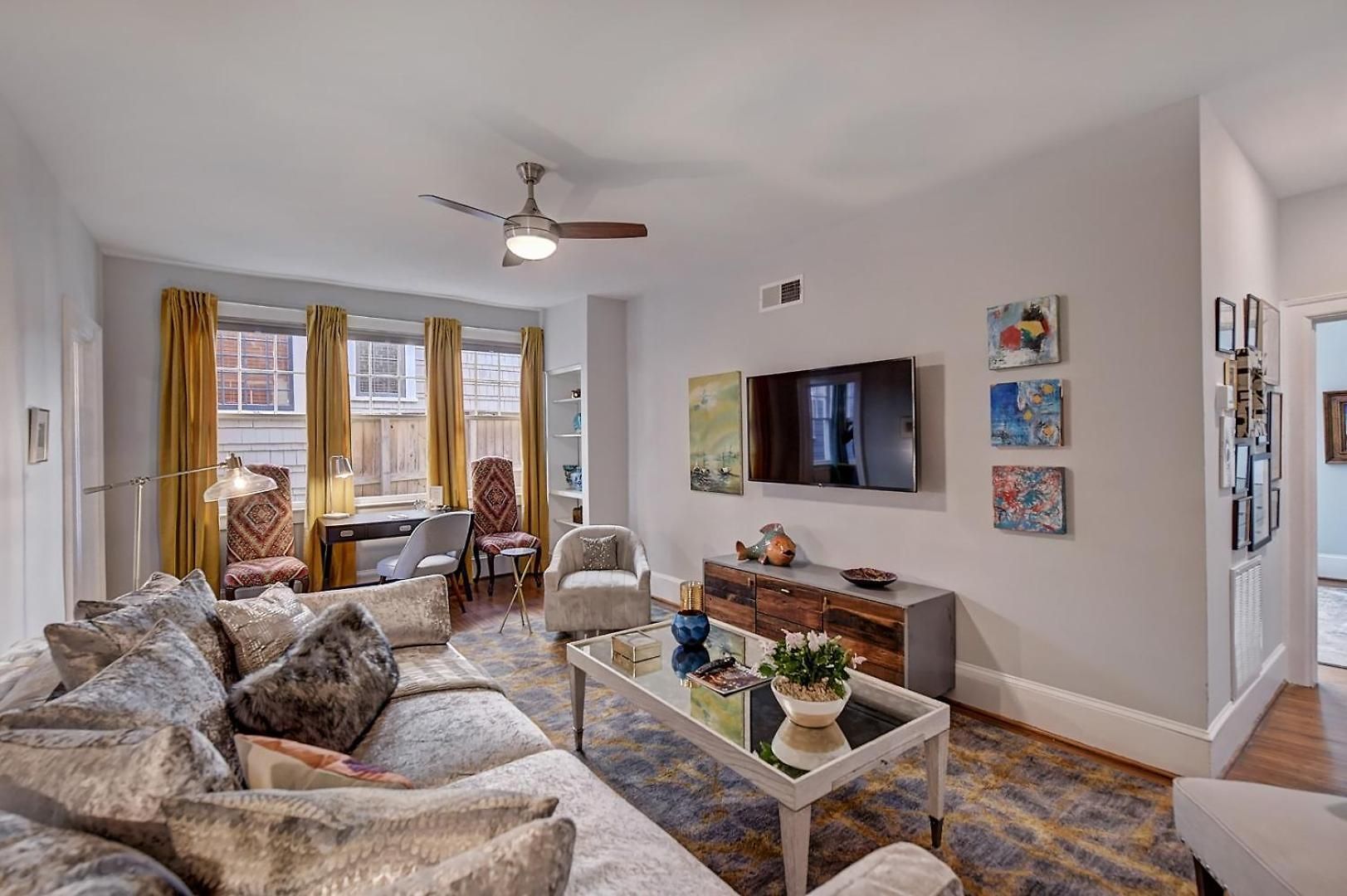 Apartment The Collection Clt: Lamar Avenue
