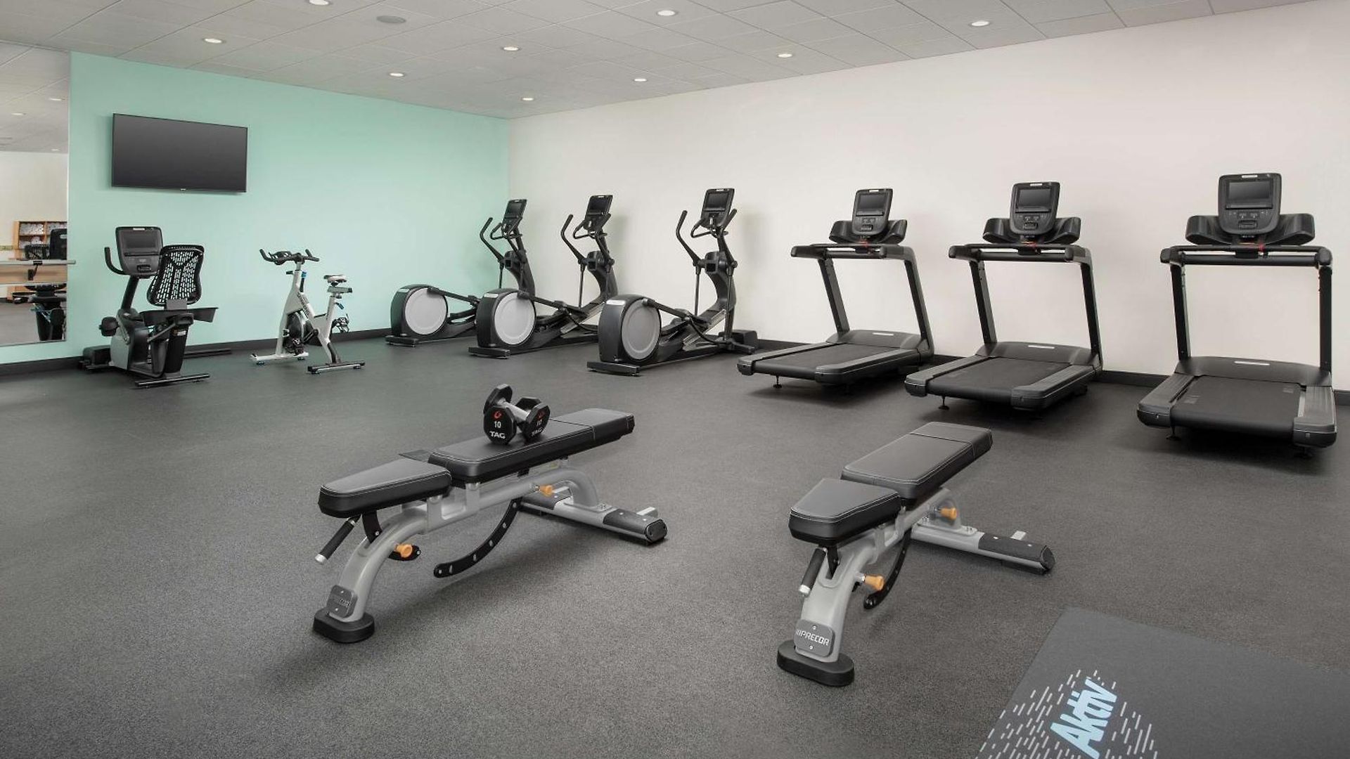 Hotel Tru By Hilton Airport Pointe 3*