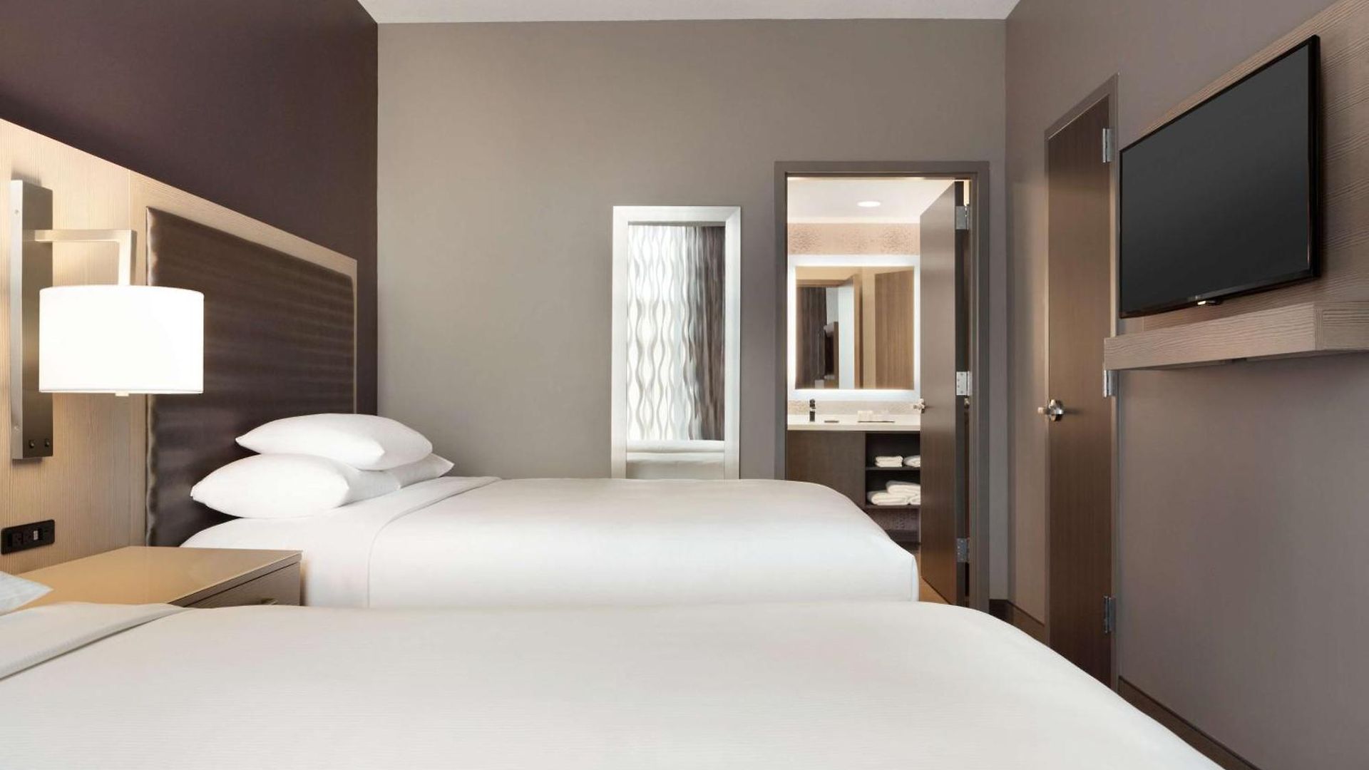 Embassy By Hilton Uptown 4*