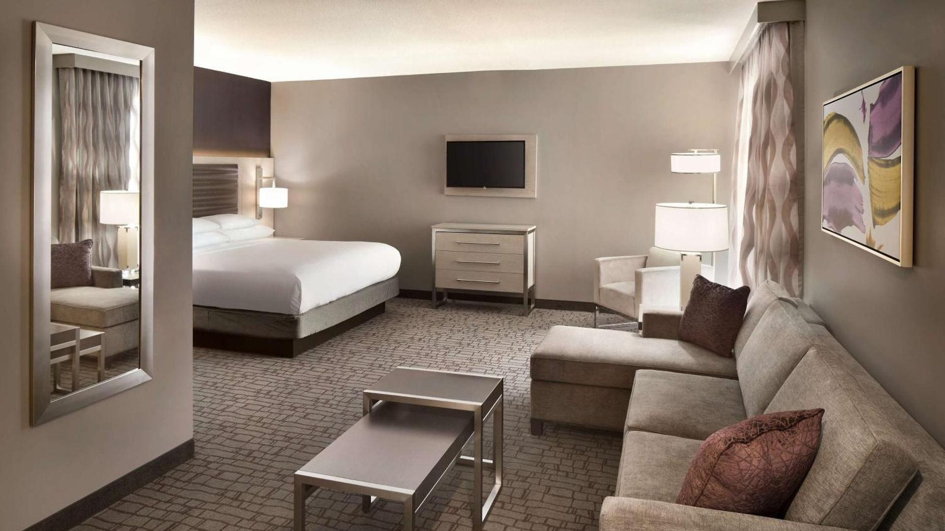 Hotel Embassy By Hilton Uptown